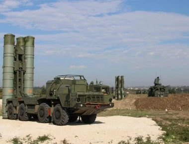 Οι ισλαμιστές λένε ότι κτύπησαν με οπλισμένα drones τα α/α S-400 στην Χμέιμιμ! - Βίντεο με Pantsir S.1 εν δράσει